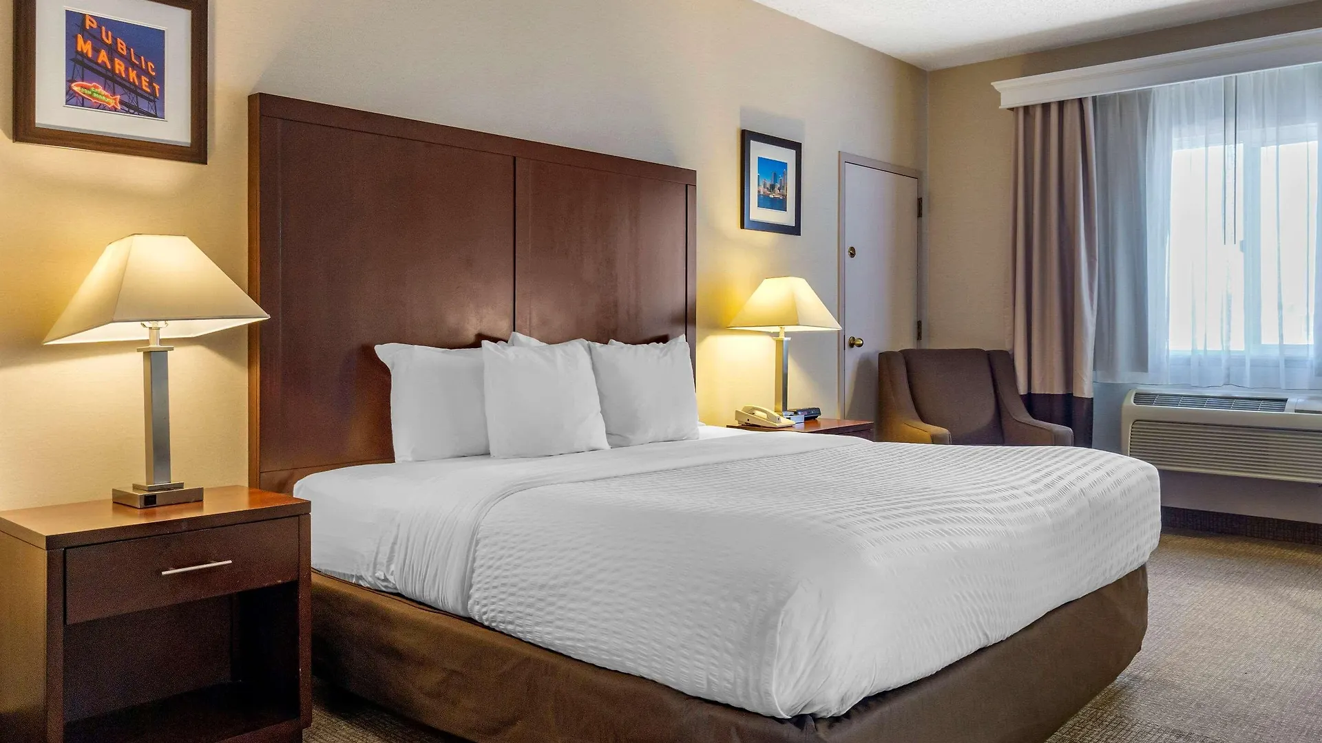 Comfort Inn & Suites Seattle North 2*,