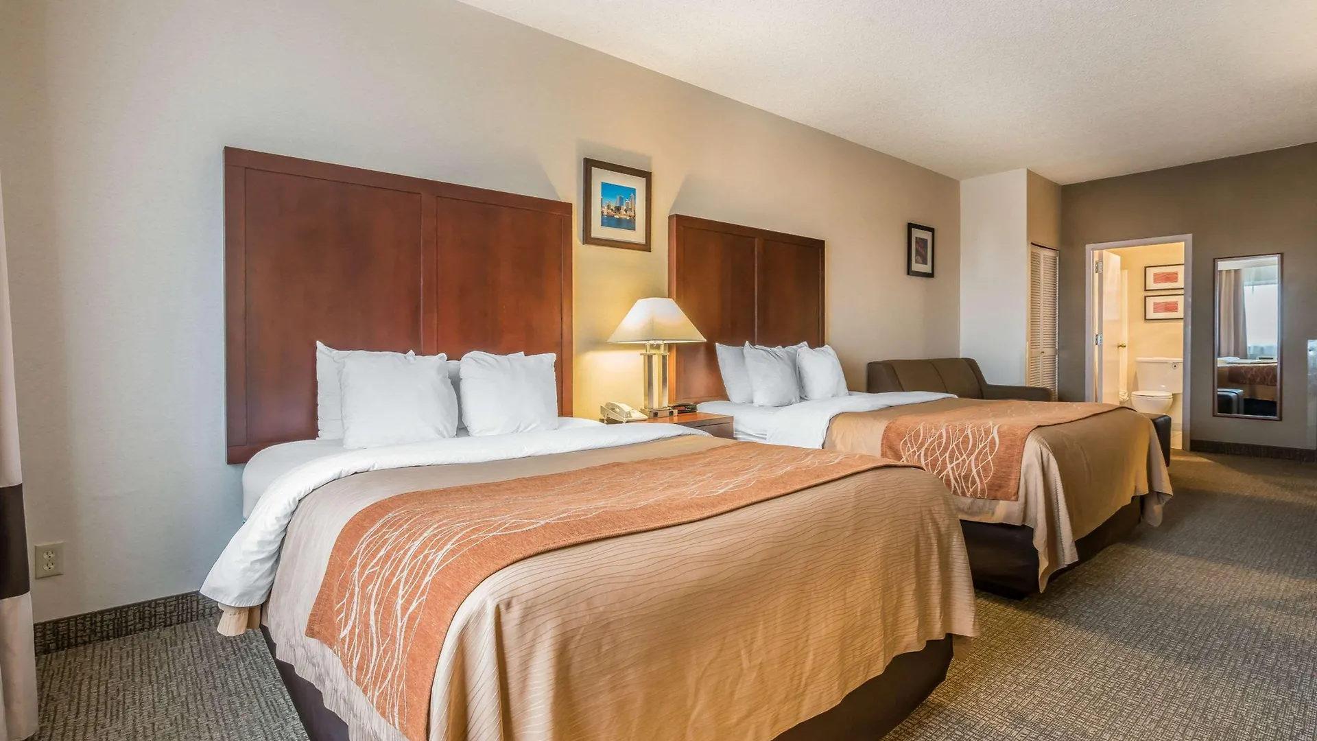 Comfort Inn & Suites Seattle North Hotel